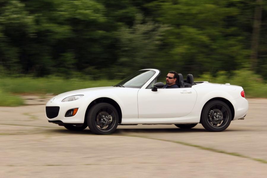  Mazda MX-5 Miata Special Edition 2012 года  (фото 16 из 31)